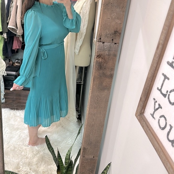 Turquoise pleated dress boho size medium - Picture 6 of 10